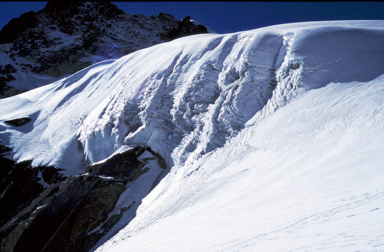 00-11-09 N6-04 Side Glacier Cho La