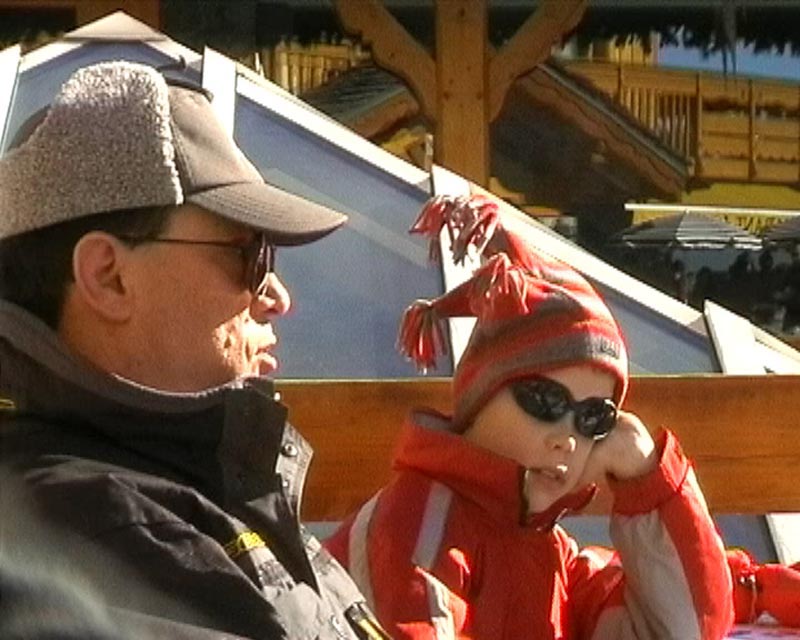 DV002 Nick & son at lunch